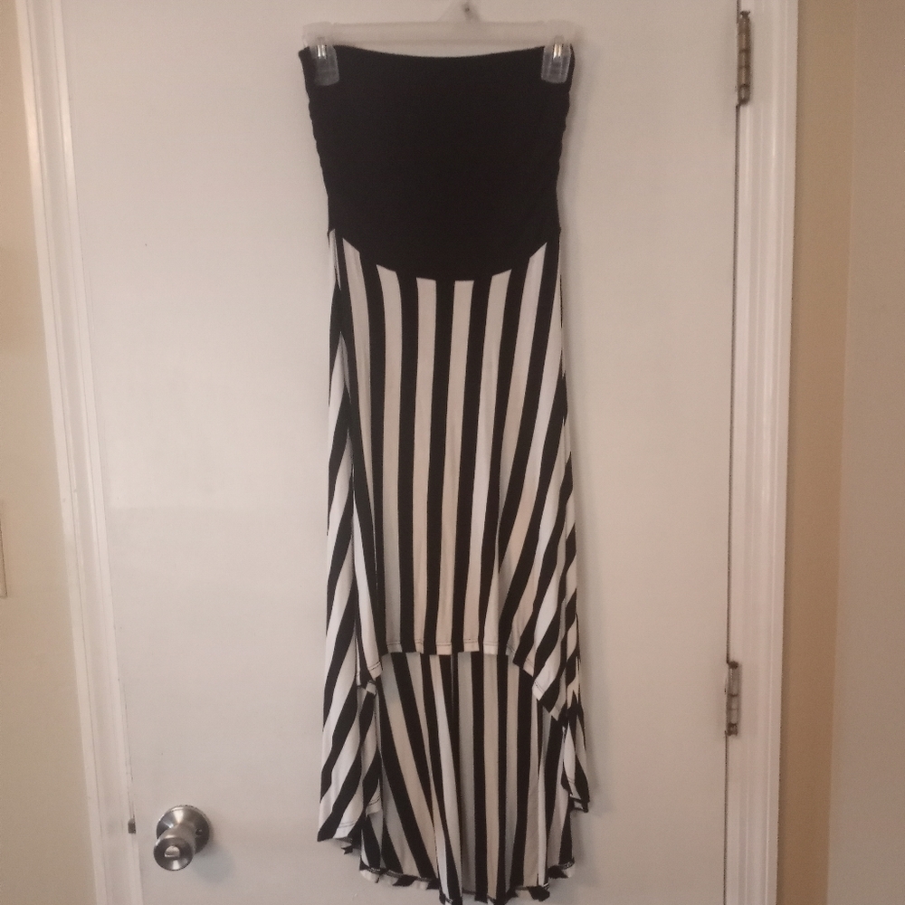 Strapless striped dress